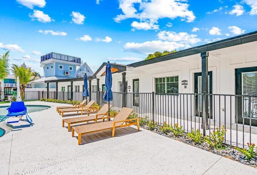 סוויטת 2 חדרי שינה, Pelican Post At Anna Maria Island Inn