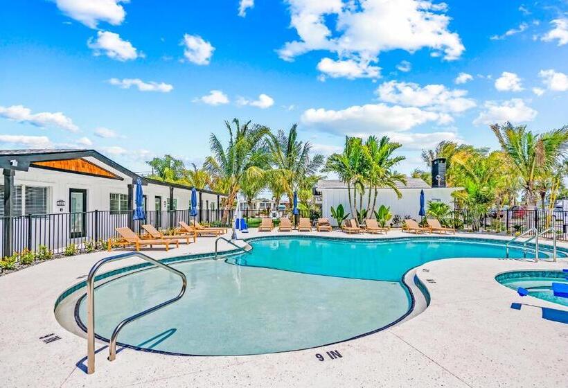 סוויטת 2 חדרי שינה, Pelican Post At Anna Maria Island Inn