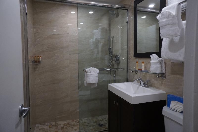 带大床的豪华间, Ocean Sky Hotel & Resort