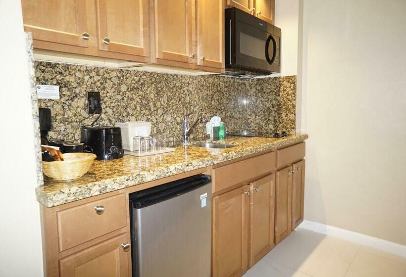 带大床的豪华间, Ocean Sky Hotel & Resort