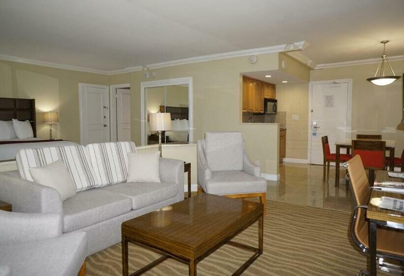 带大床的套房, Ocean Sky Hotel & Resort