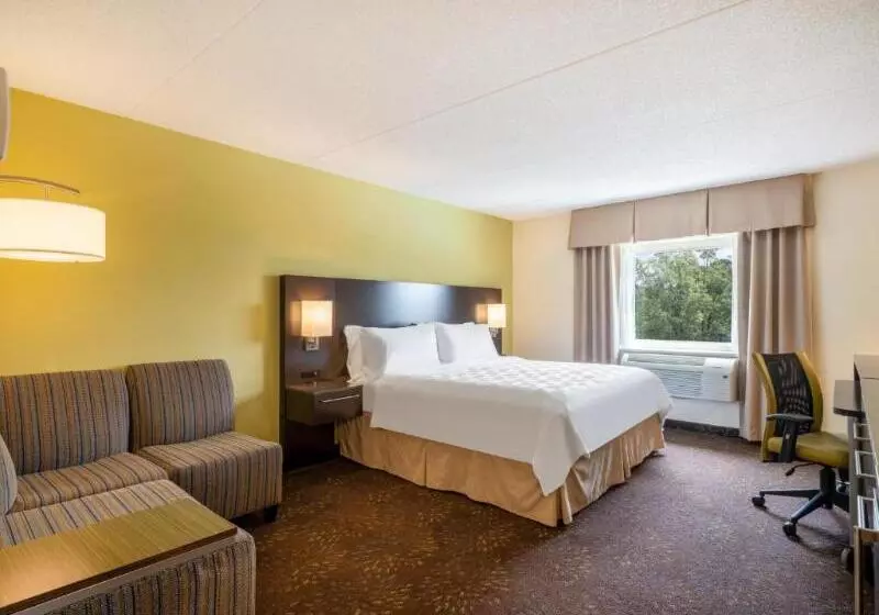 سوئیت برای معلولان, Holiday Inn Greensboro Coliseum By Ihg