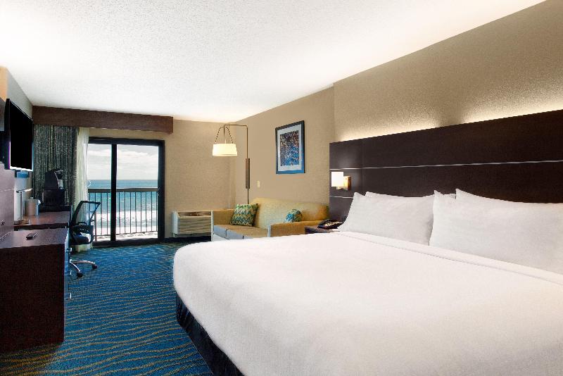 غرفة قياسية سرير كينج لذوى الإحتياجات الخاصة, Holiday Inn Express & Suites Oceanfront Daytona Beach Shores, An Ihg