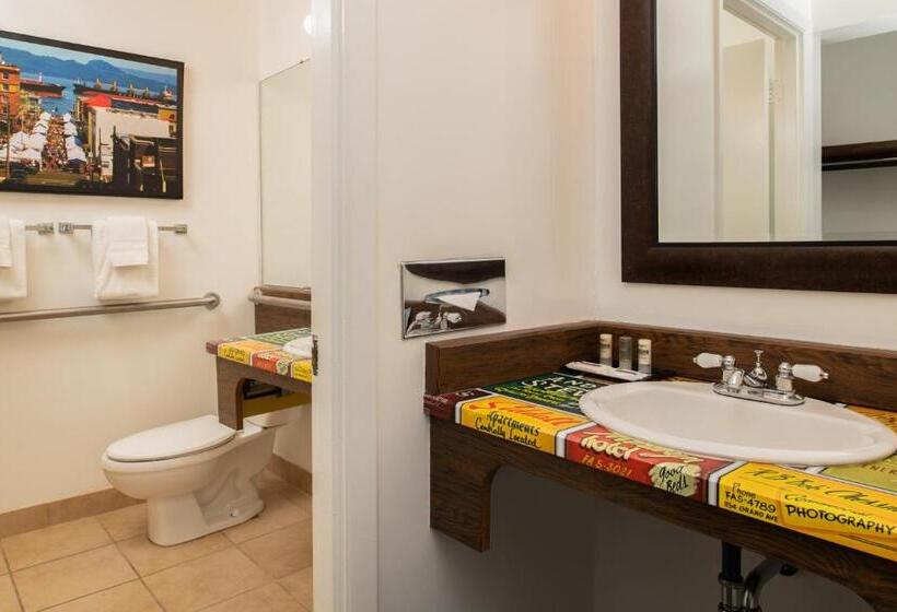 Premium room with view, Astoria Riverwalk Inn