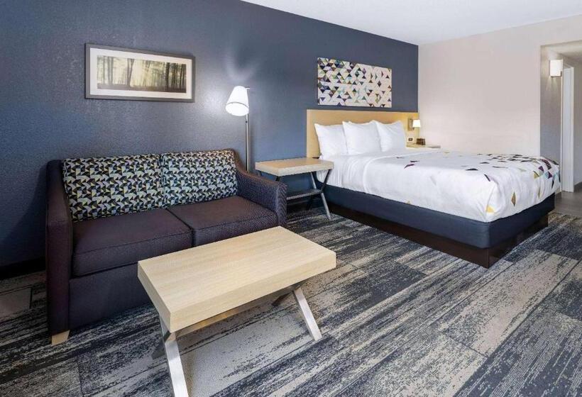 جناح ديلوكس سرير كينج, Baymont By Wyndham White Plains  Elmsford