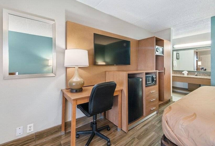 クイーンサイズベッドのスタンダードルーム, Clarion Pointe Galveston Beachfront