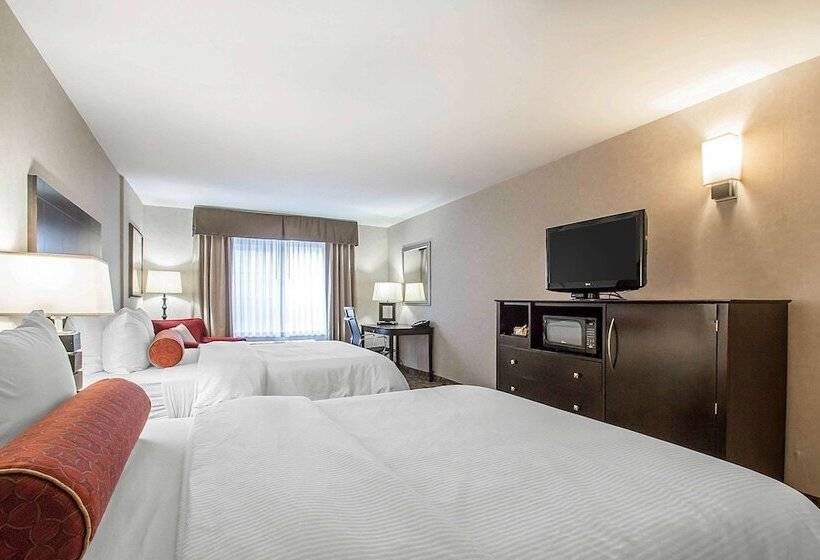חדר סטנדרט שתי מיטות זוגיות, Clarion Inn Elmhurst  Oak Brook Near I88, I290, I294
