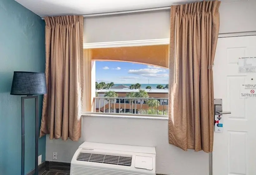 クイーンサイズベッドのスタンダードルーム, Clarion Pointe Galveston Beachfront