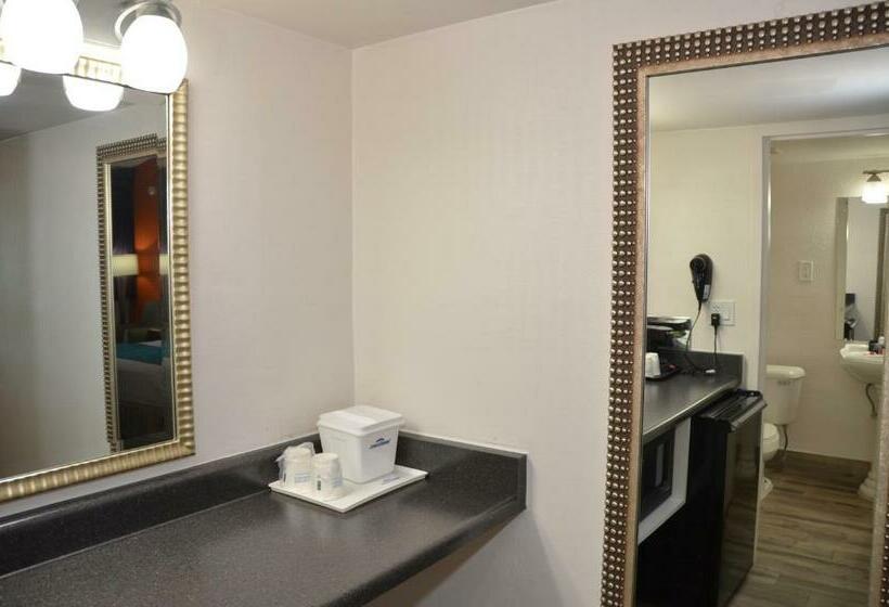 غرفة قياسية سرير كينج, Howard Johnson By Wyndham Yuma