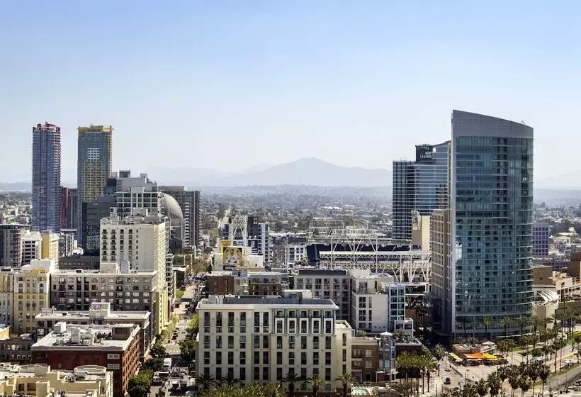 Standard Room Double Bed City View, San Diego Marriott Marquis And Marina