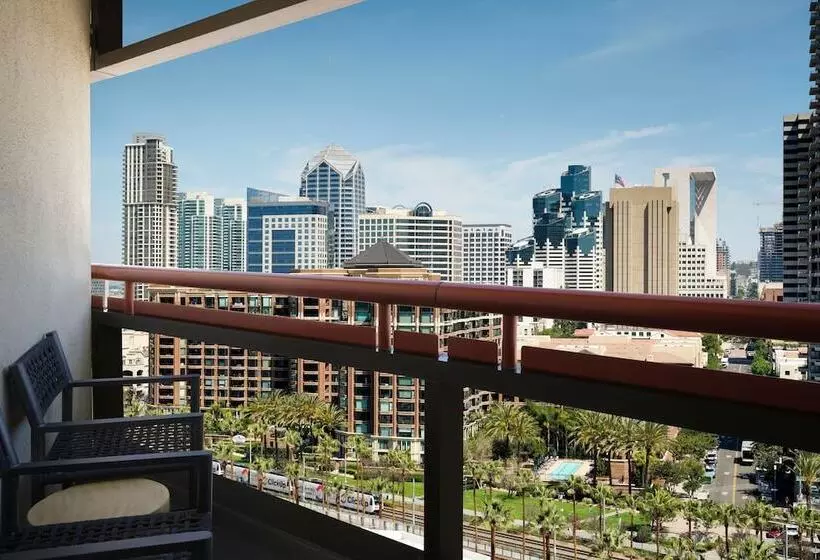 Standard Room Double Bed City View, San Diego Marriott Marquis And Marina