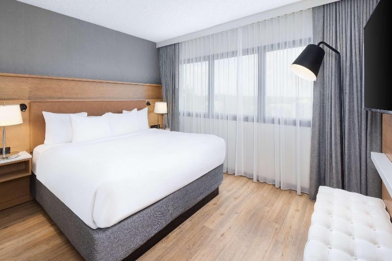 سوئیت با تخت بزرگ, Radisson Hotel Nashville Airport