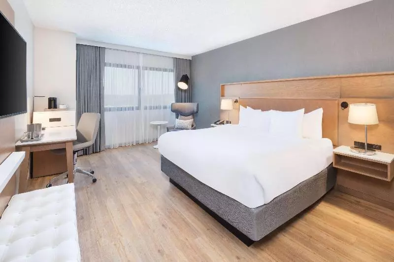キングサイズベッドのスイートルーム, Radisson Hotel Nashville Airport