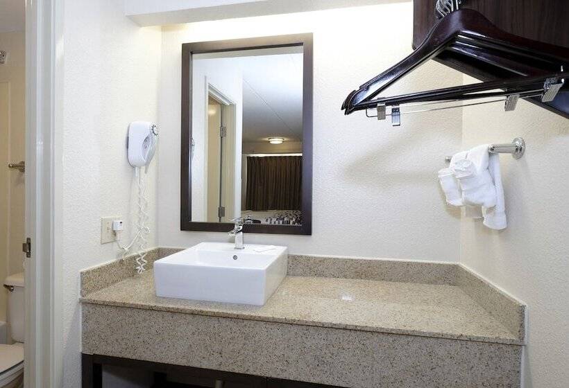 デラックスルーム, Red Roof Inn Aberdeen