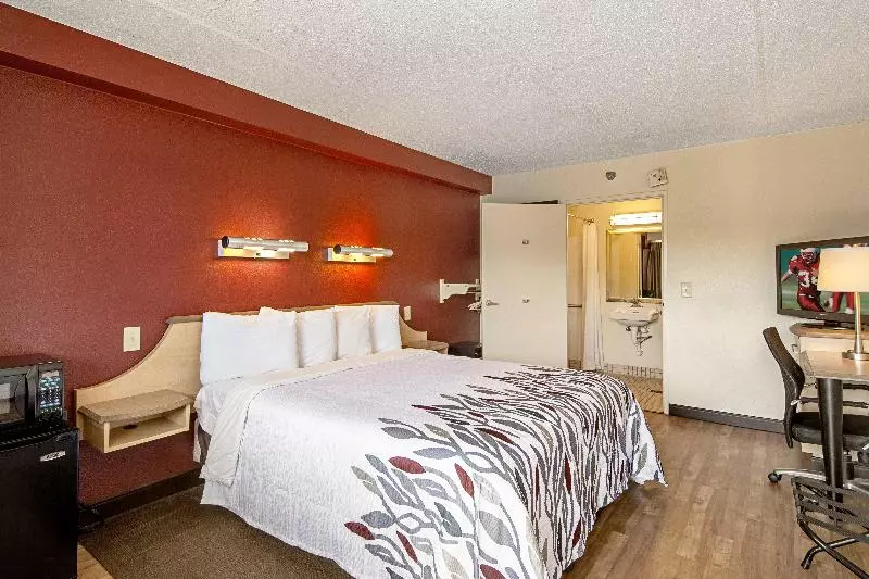 キングサイズベッドのスーペリアルーム, Red Roof Inn Asheville   Biltmore West