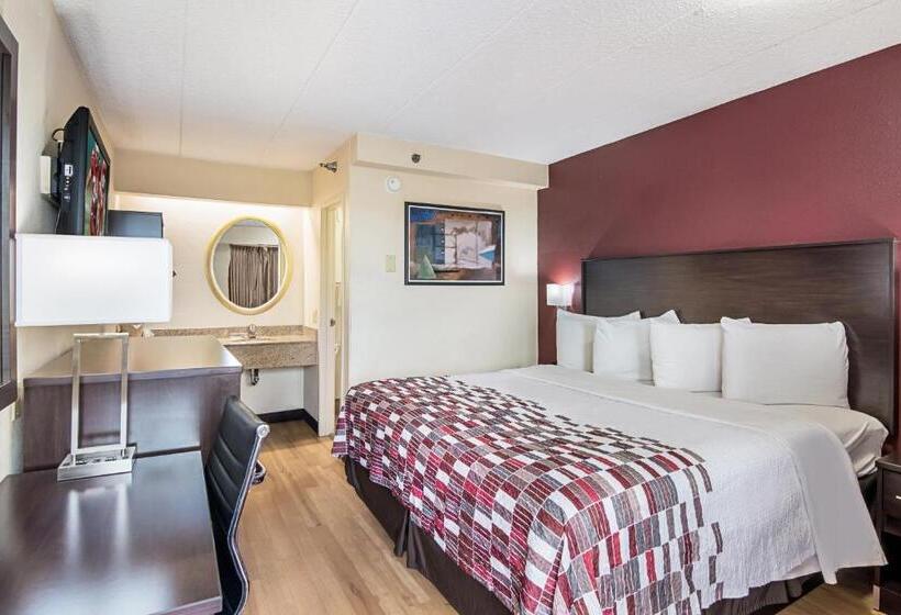 带大床的豪华间, Red Roof Inn Hampton Coliseum And Convention Center