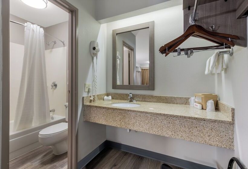 디럭스 룸, Red Roof Inn Hickory