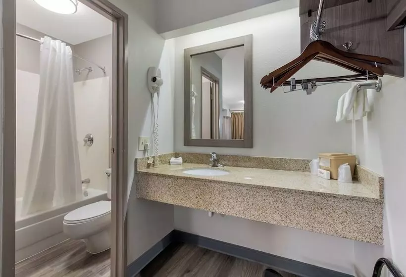 デラックスルーム, Red Roof Inn Hickory