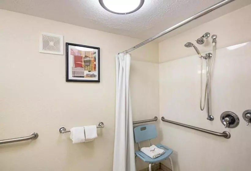 身障者適用スーペリアールーム, Red Roof Inn Madison, Wi