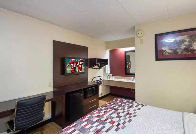 キングサイズベッドのデラックスルーム, Red Roof Inn Madison, Wi