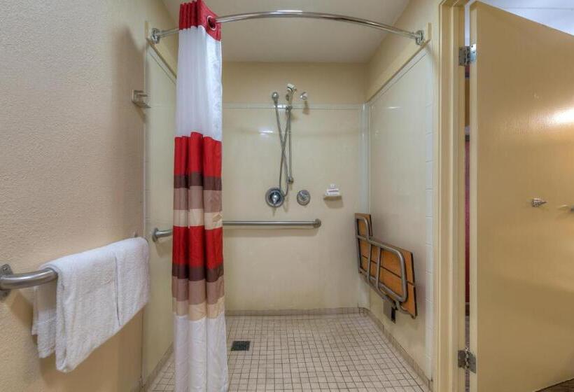 חדר סופריור מותאם לאדם עם מוגבלויות, Red Roof Inn Memphis East