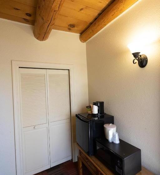 スタンダードインサイドビュールーム, Sagebrush Inn & Suites