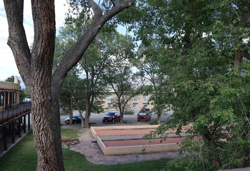 スタンダードインサイドビュールーム, Sagebrush Inn & Suites