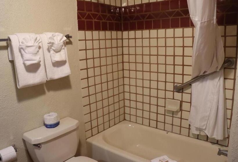 ジュニアスイート, Sagebrush Inn & Suites