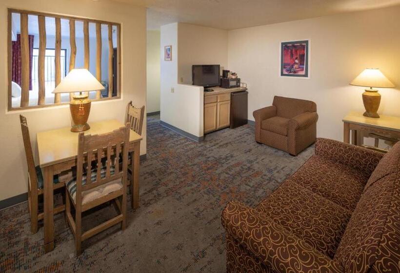 スタンダードスタジオ, Sagebrush Inn & Suites