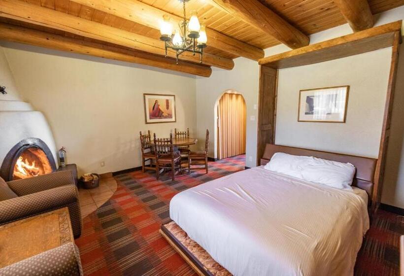 デラックススイート, Sagebrush Inn & Suites