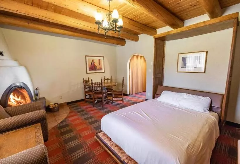 デラックススイート, Sagebrush Inn & Suites