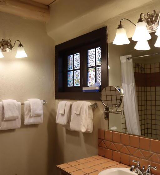标准间, Sagebrush Inn & Suites