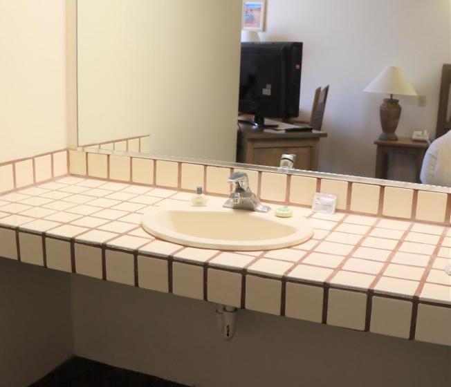 スタンダードトリプルルーム, Sagebrush Inn & Suites