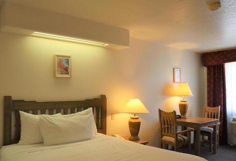 スタンダードトリプルルーム, Sagebrush Inn & Suites