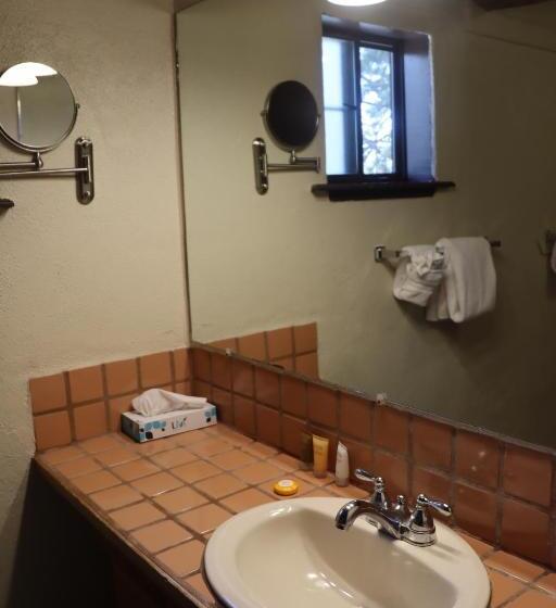 スタンダードインサイドビュールーム, Sagebrush Inn & Suites