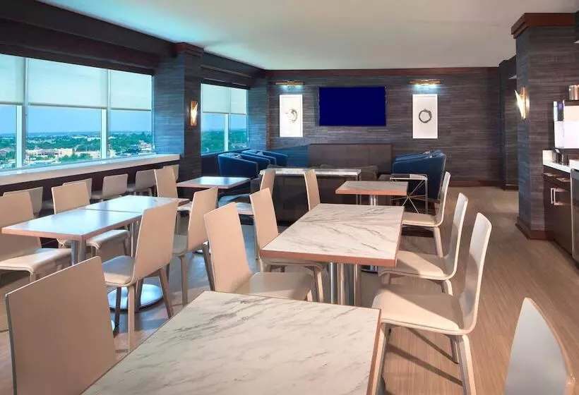 クラブスイート, Sheraton Arlington