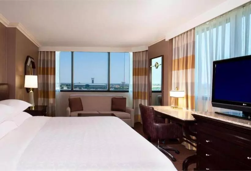 キングサイズベッドのクラブルーム, Sheraton Dfw Airport