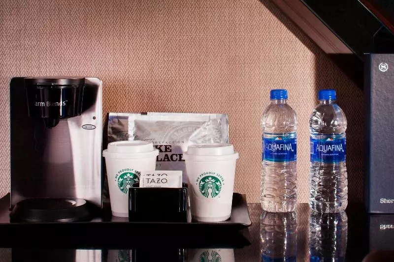 キングサイズベッドのクラブルーム, Sheraton Dfw Airport