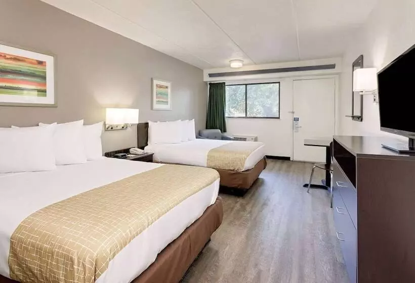 اتاق استاندارد با 2 تخت دوبل, Travelodge By Wyndham College Park