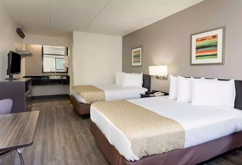 اتاق استاندارد با 2 تخت دوبل, Travelodge By Wyndham College Park