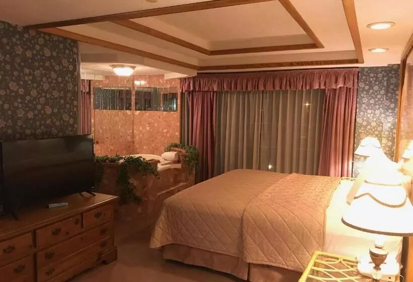 キングサイズベッドのスタンダードルーム, Riveredge Resort