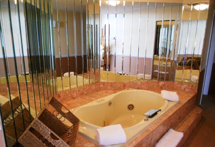 ハイドロマッサージバス付きスイート, Riveredge Resort