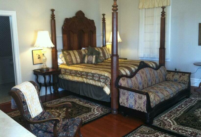 חדר דחוקס עם מיטת קינג, Corners Mansion Inn A Bed And Breakfast