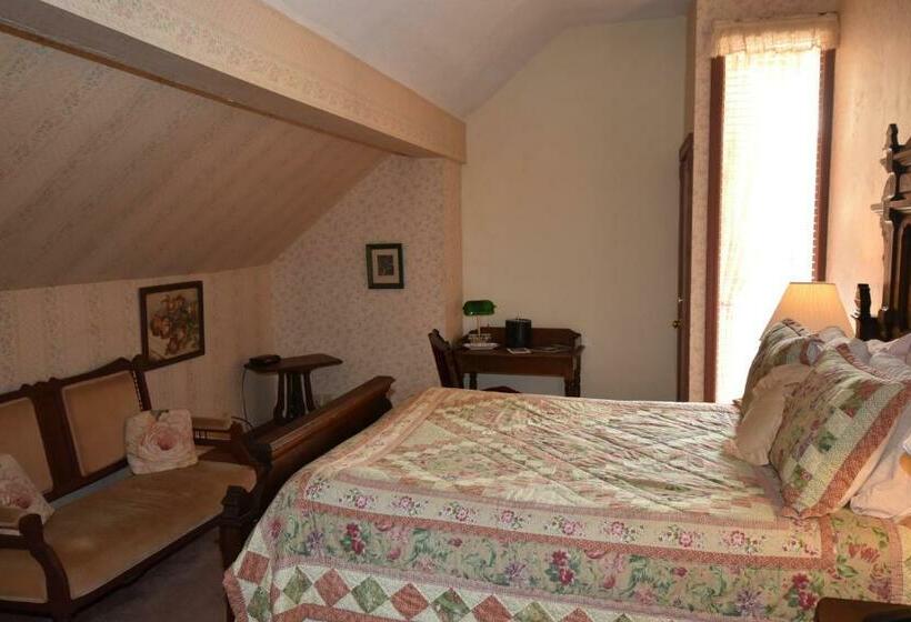 חדר דחוקס עם מיטת קינג, Corners Mansion Inn A Bed And Breakfast