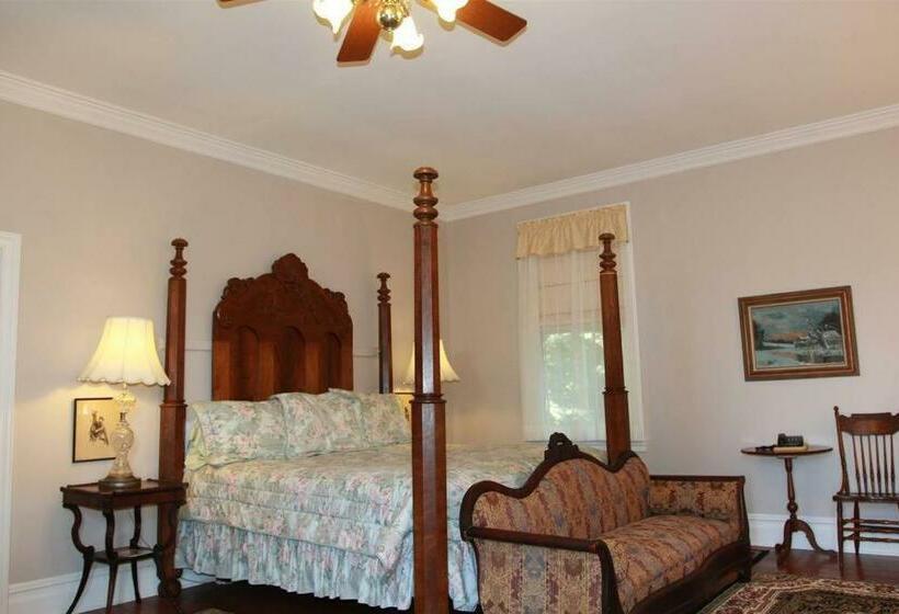 Номер Deluxe Кровать Кинг, Corners Mansion Inn   A Bed And Breakfast