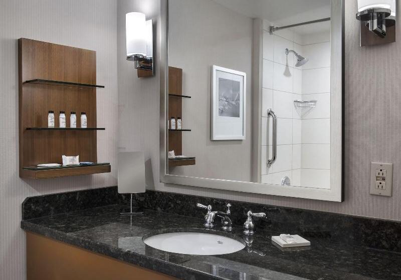 غرفة قياسية سرير كينج, Delta Hotels By Marriott Mount Pleasant