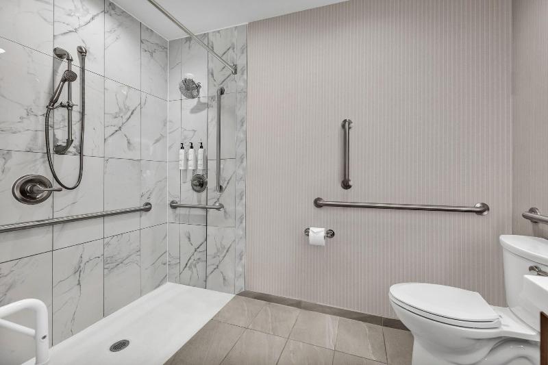 غرفة قياسية سرير كينج, Delta Hotels By Marriott Mount Pleasant