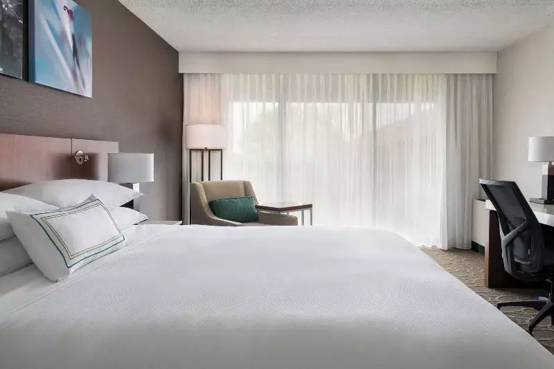 キングサイズベッドのスタンダードルーム, Delta Hotels By Marriott Mount Pleasant