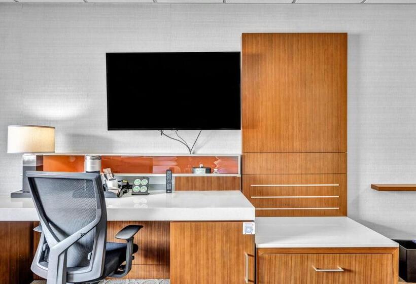 غرفة قياسية سرير كينج, Delta Hotels By Marriott Mount Pleasant