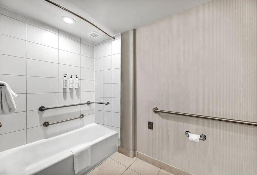 غرفة قياسية سرير كينج, Delta Hotels By Marriott Mount Pleasant